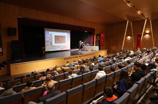 Gemlik’te Sporcu Sağlığı ve Bilinçli Antrenman Masaya Yatırıldı